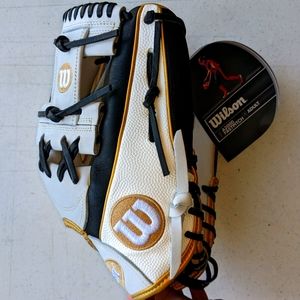 Wilson A2000 Super Skin Fastpitch Softball Glove